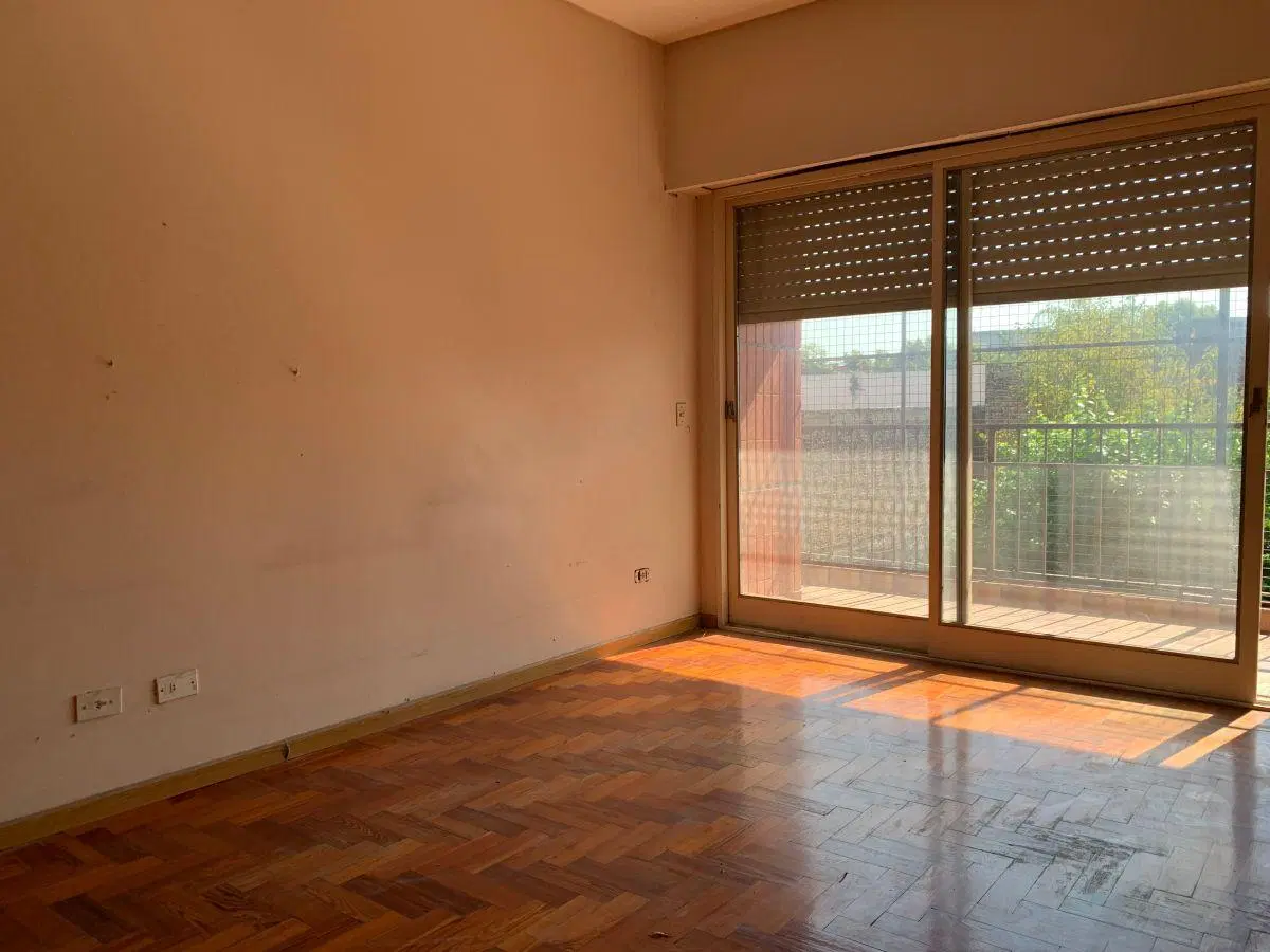 GRAN PLANTA 4 AMBIENTES 149 M2 TOTALES CON PATIO Y 2 BALCONES -COCHERA -EDIFICO CHICO 5