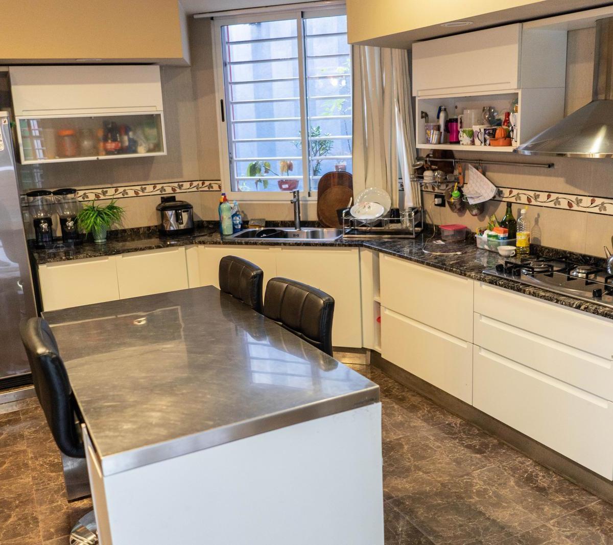 Venta Casa 4 Dorm. con Cochera, Quincho y Parrillero - La Tablada, Rosario 5