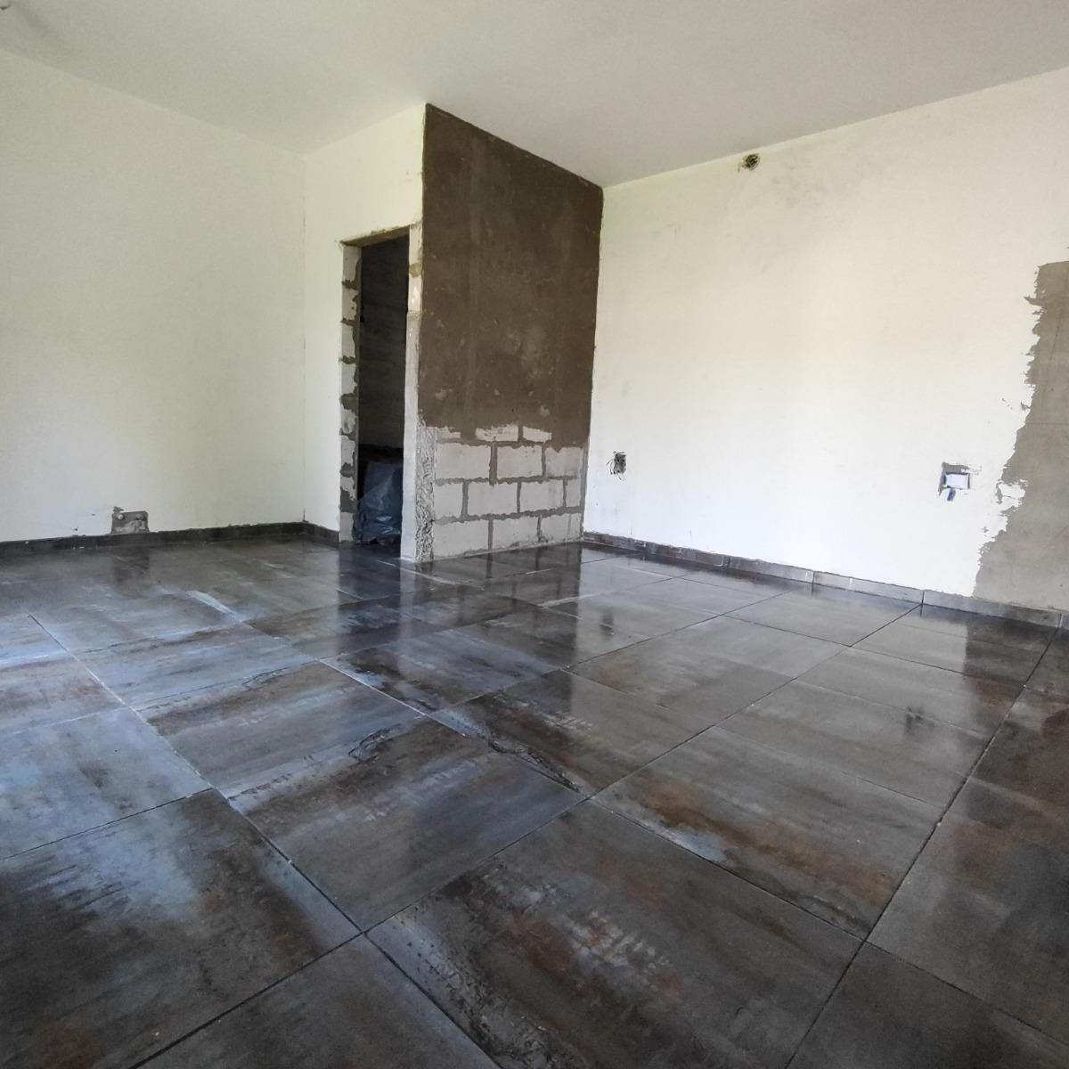 Venta Casa 2 Dorm. con Cochera y Jardín - Pueblo Esther 4
