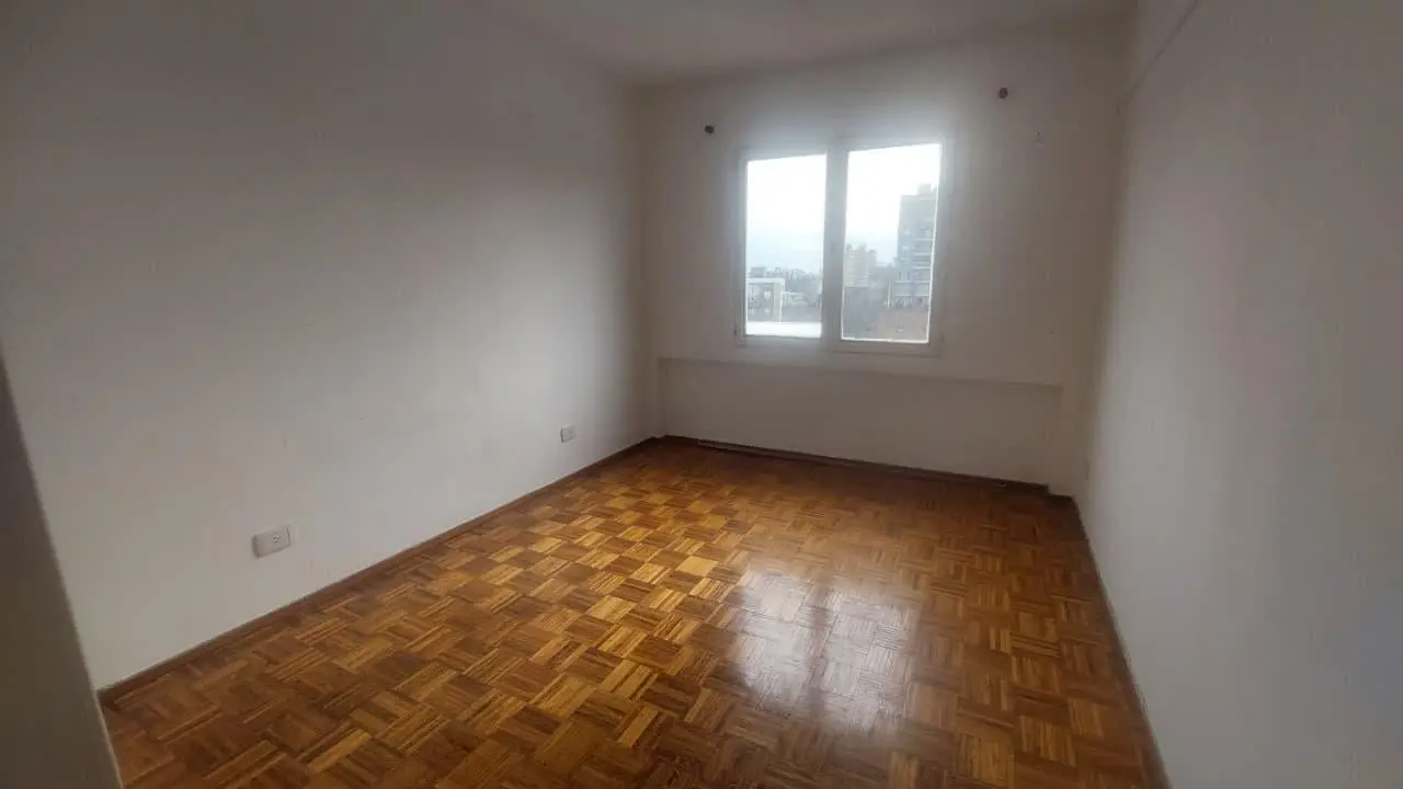 Departamento en alquiler de 1 dormitorio y balcón al frente 4