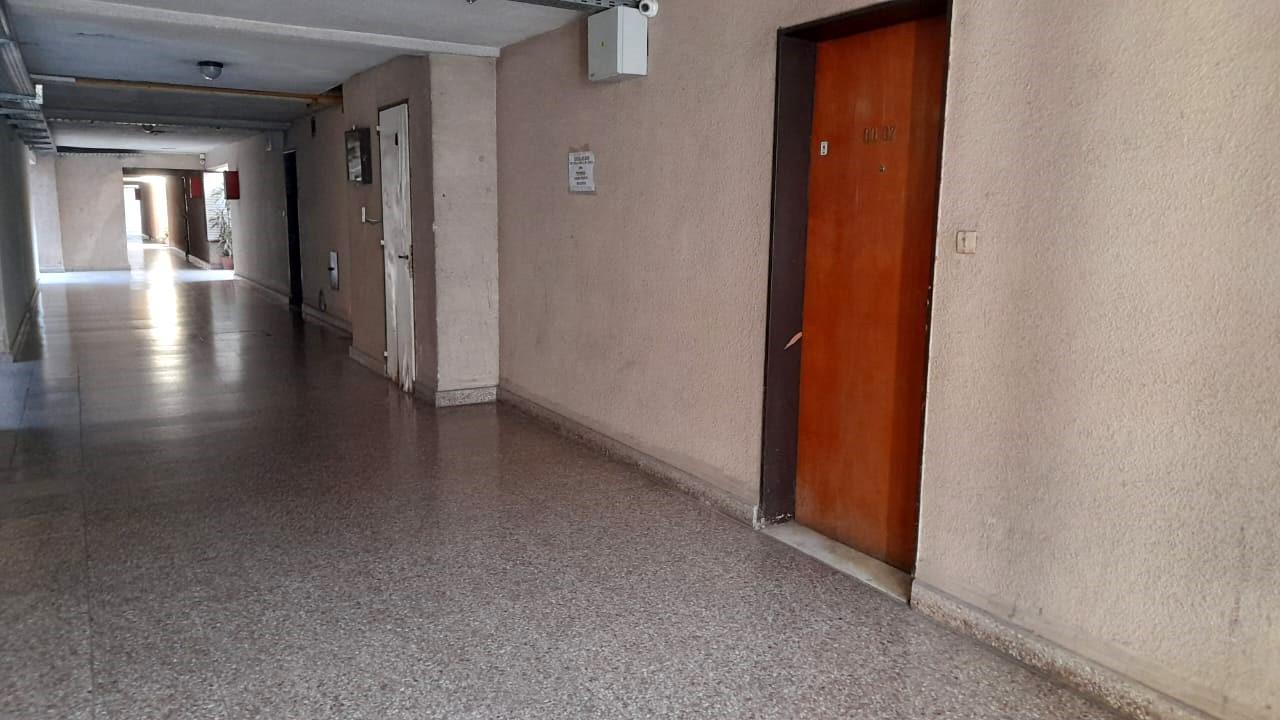 Venta - Departamento planta baja 2 dormitorios al frente Abasto