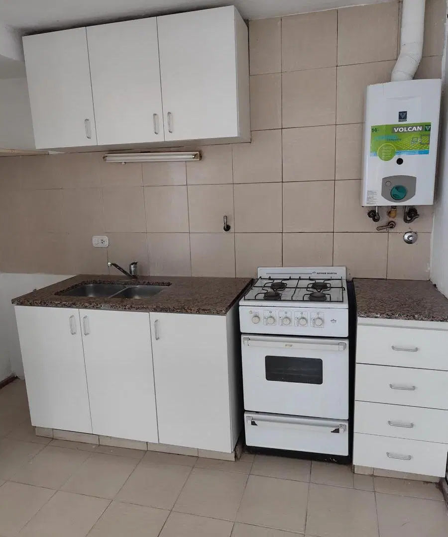 Venta Casa de Pasillo 2 dormitorios - Azcuenaga, Rosario 3