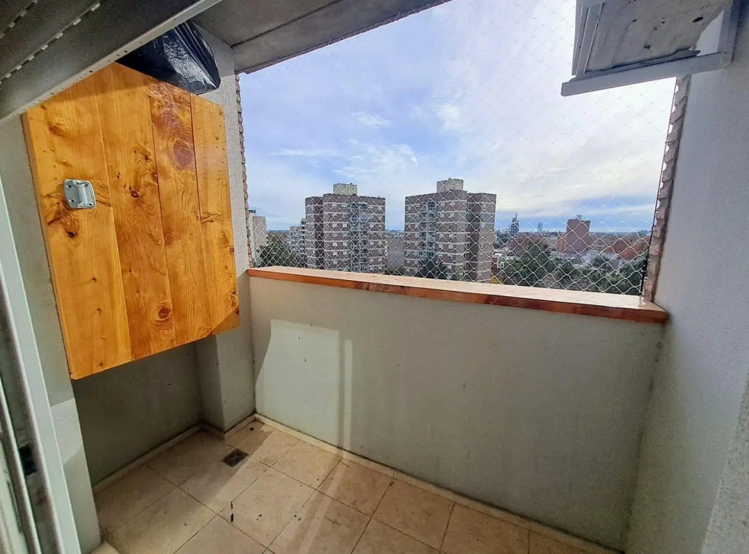 Departamento en Luis Agote 8