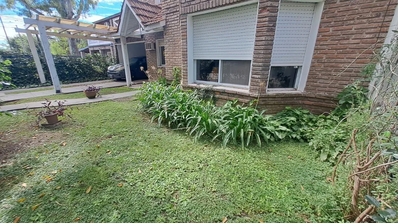VENTA CASA CON JARDIN - FISHERTON SANTA FE 2