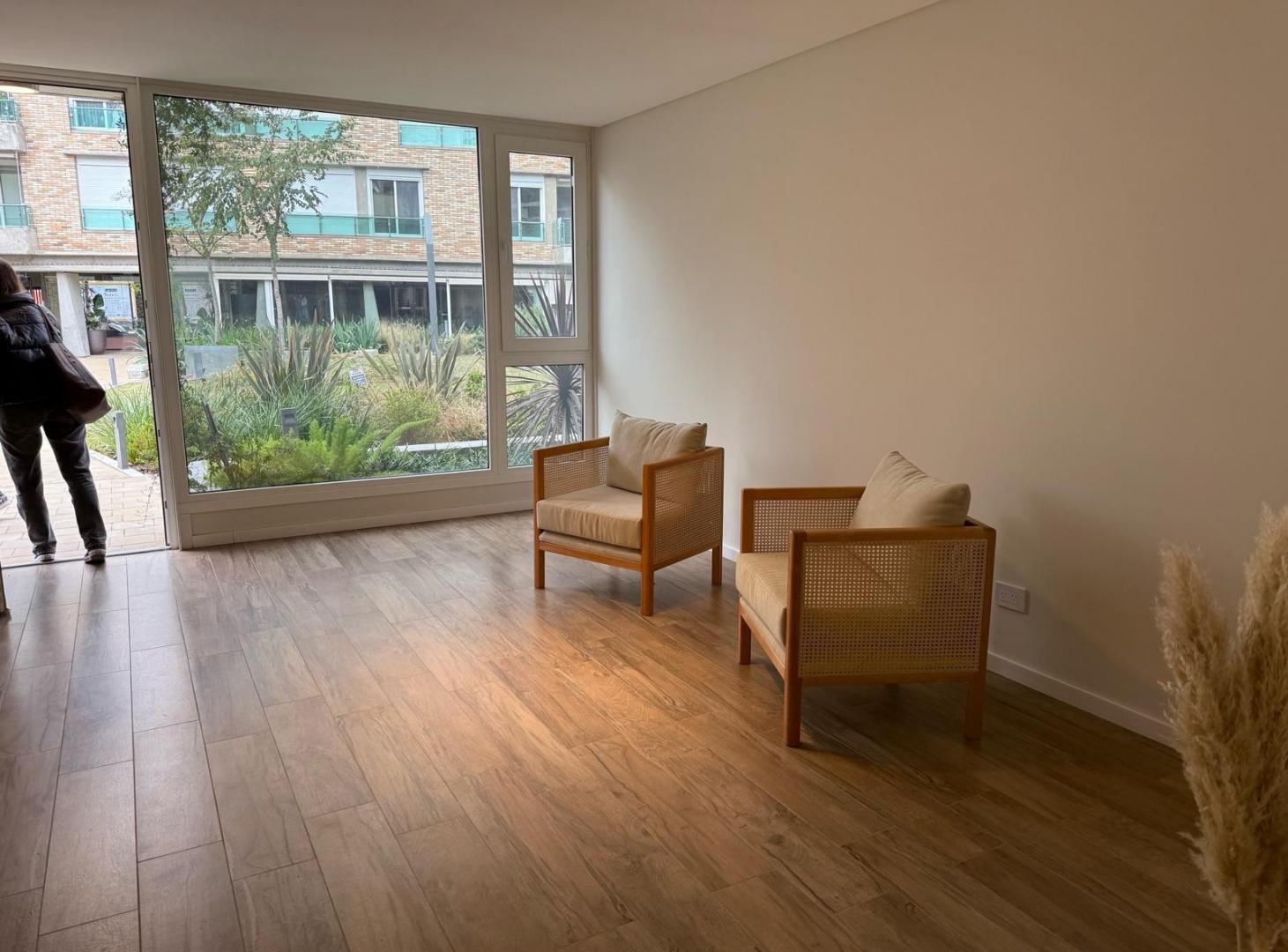 Foto de Venta Duplex Dos Dormitorios Con Patio Y Parrileros - Abasto Rosario, imagen 5
