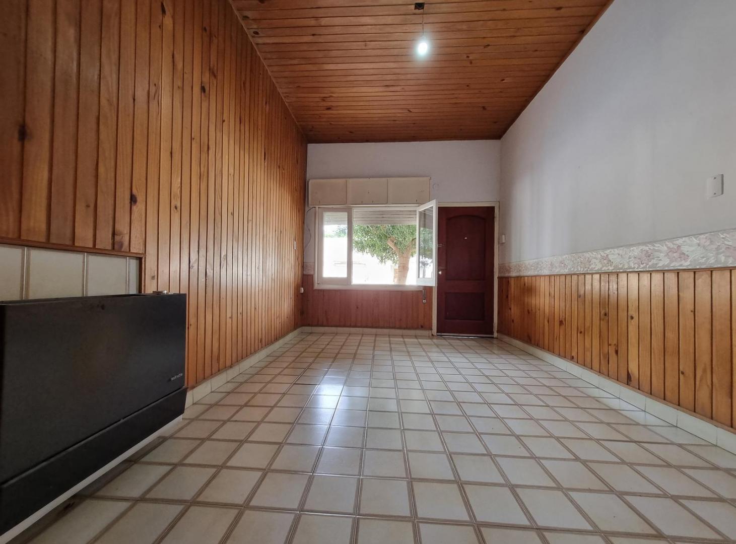 Foto de Amplia casa de 3 dormitorios con cochera, cocina independiente, imagen 4
