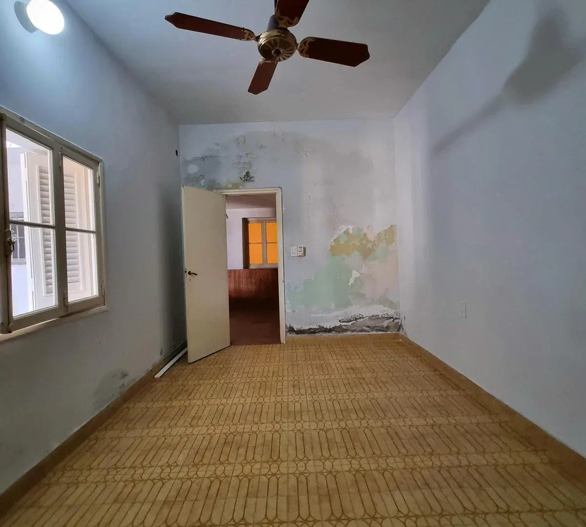 Amplia casa de 3 dormitorios con cochera, cocina independiente, luminosa galería, lavadero y patio, 5