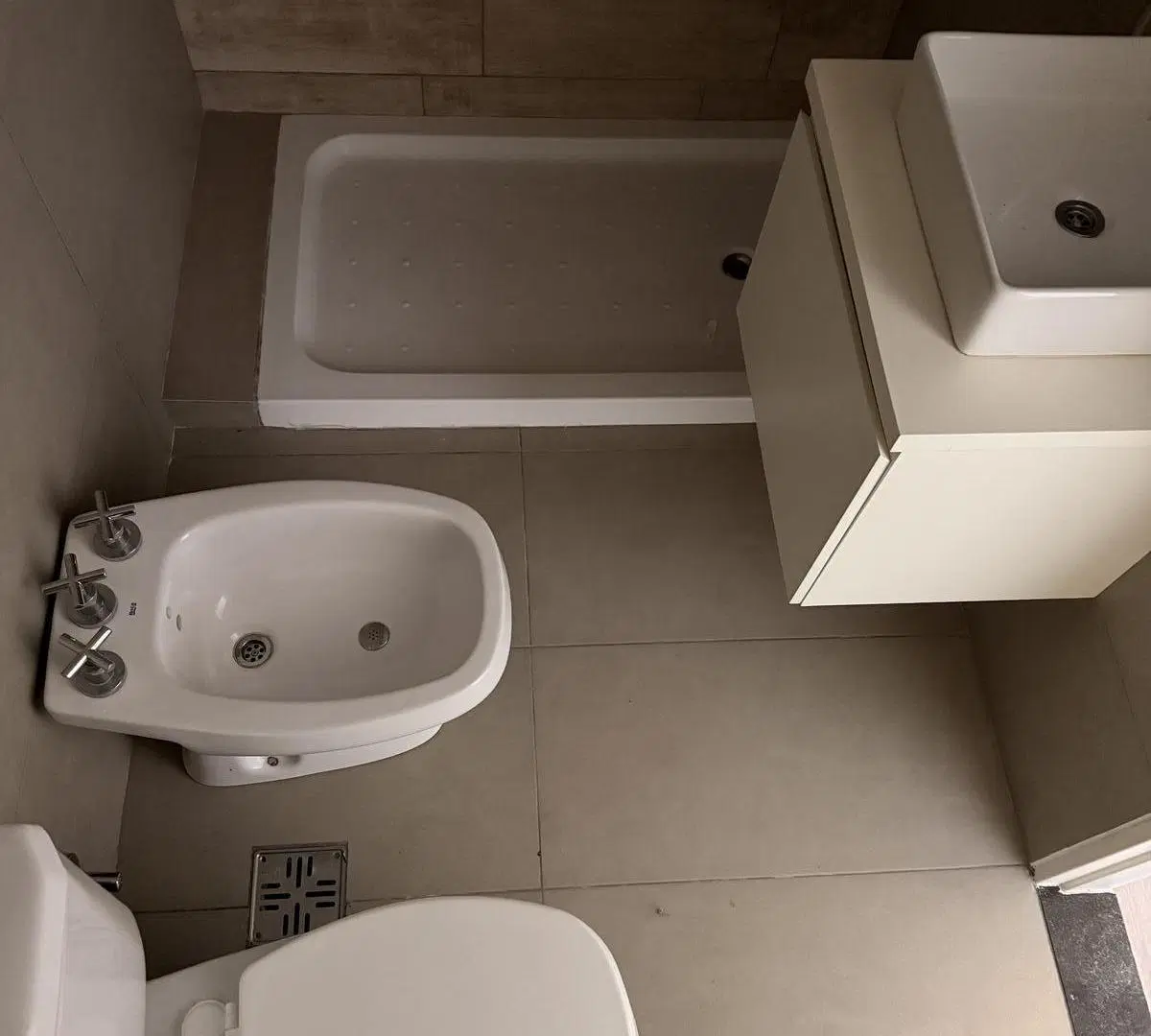 Aqluiler departamento 2 dormitorios con balcón - Parque españa, Rosario 3