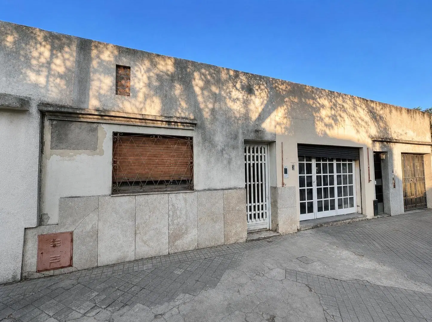 VENTA CASA A RECICLAR CON GRAN TERRENO 5