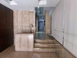 Foto de Céntrico departamento de 2 dormitorios más comodín, con dos baños, imagen 1