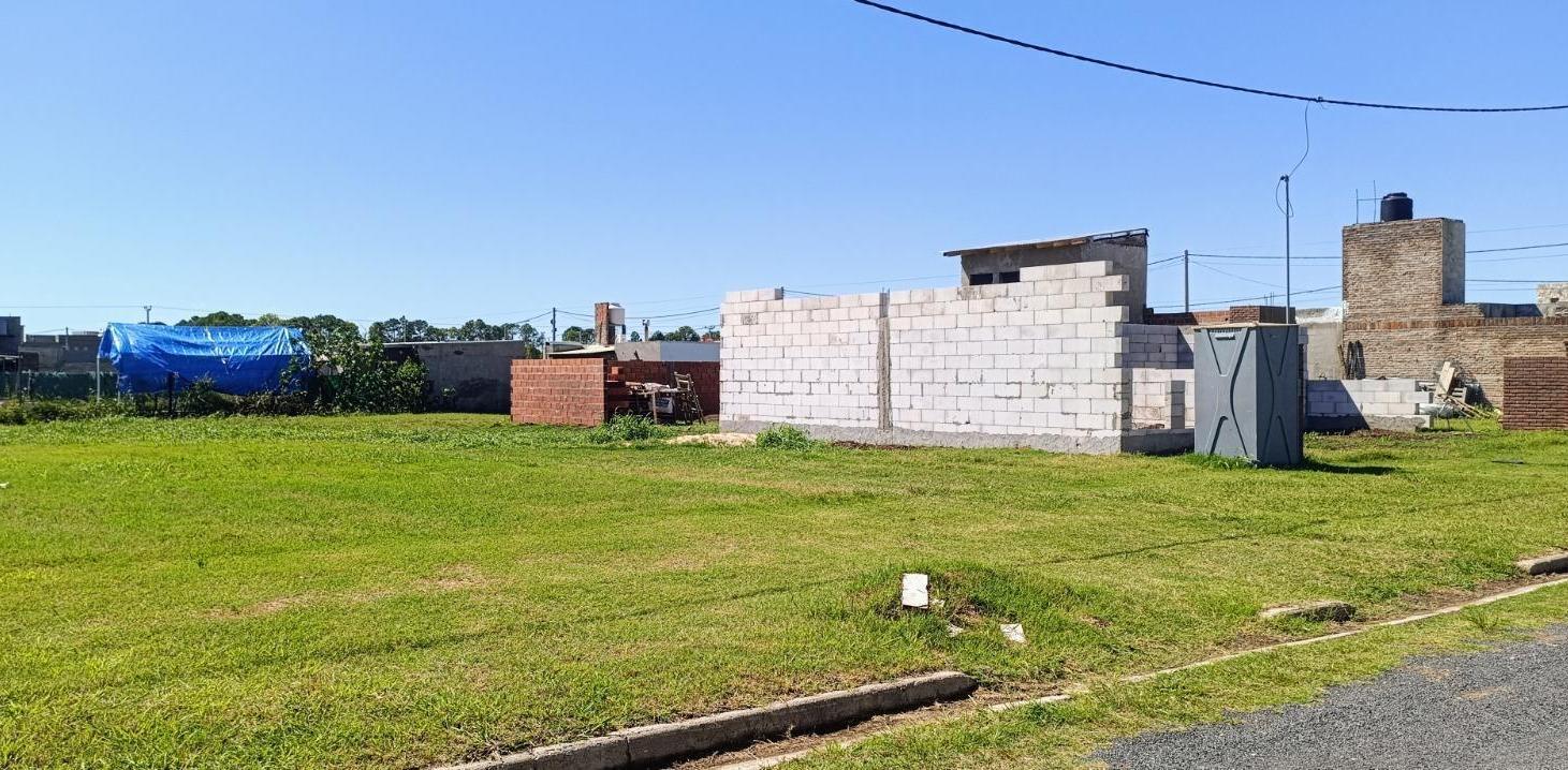 Foto de Terreno en venta en EcoPueblo II Avellanos 2350, Alvear - 268 mts2, imagen 2