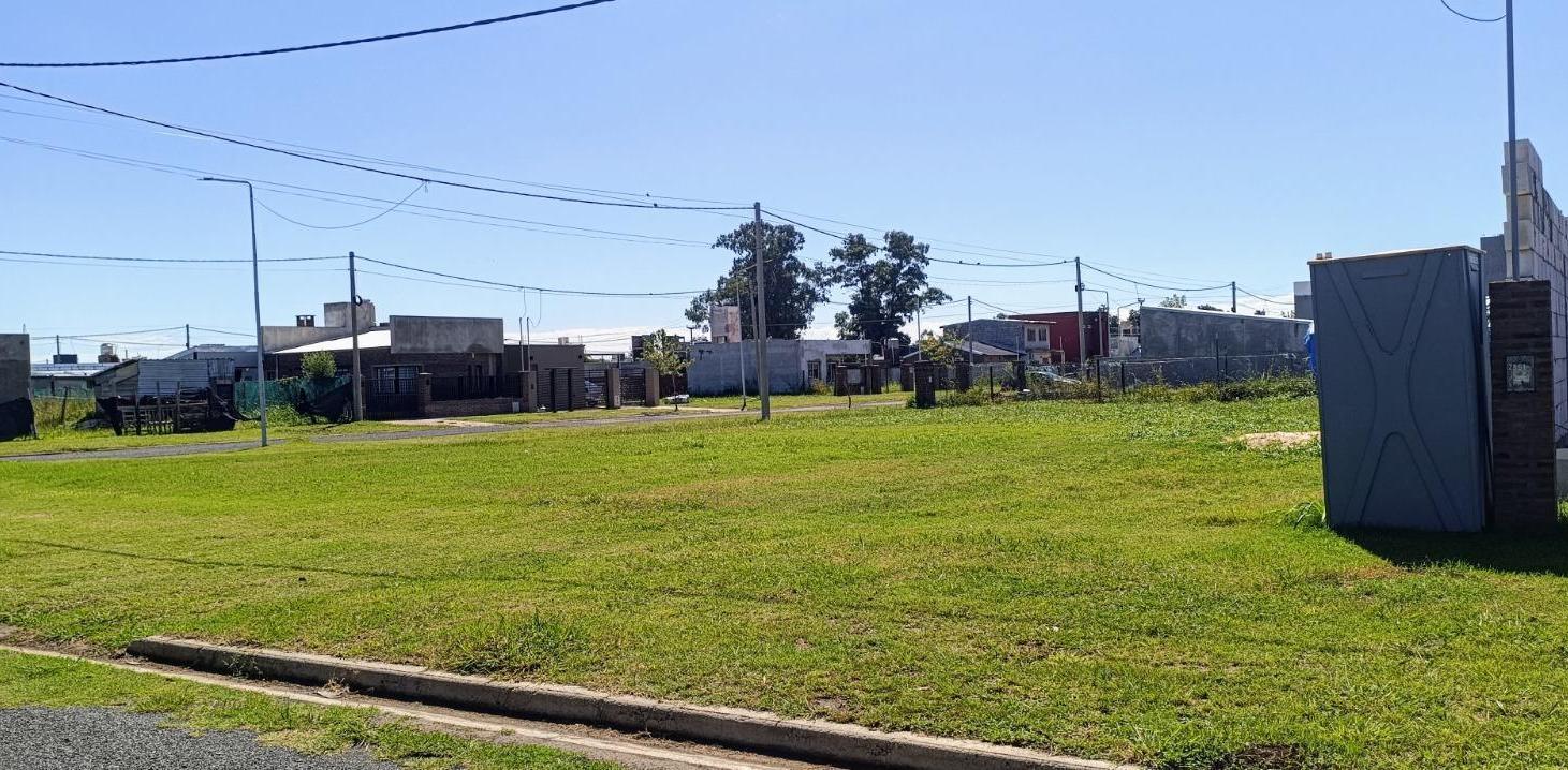 Foto de Terreno en venta en EcoPueblo II Avellanos 2350, Alvear - 268 mts2, imagen 1