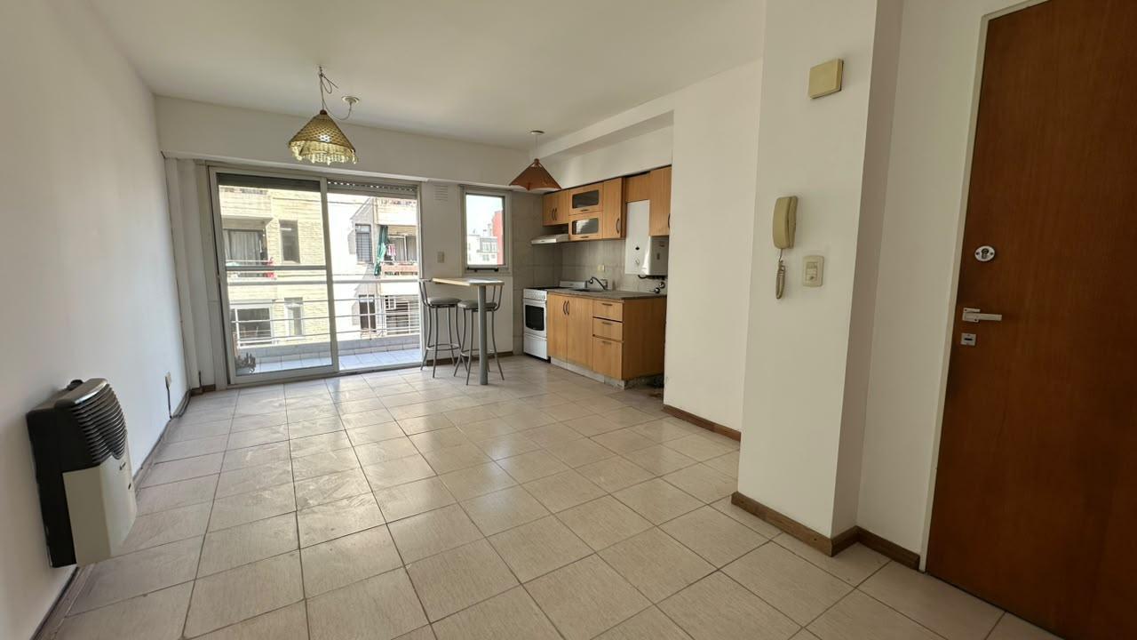 Foto de Departamento - Centro 2 dormitorios balcón al frente, imagen 1