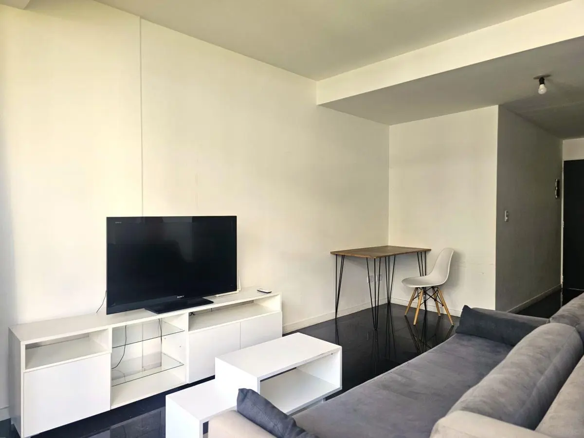 Moderno y Completo Departamento Amoblado con Balcón en Belgrano 8