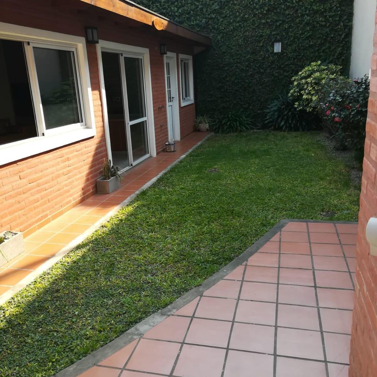 Venta de Excelente Casa Sobre Lote Propio 2