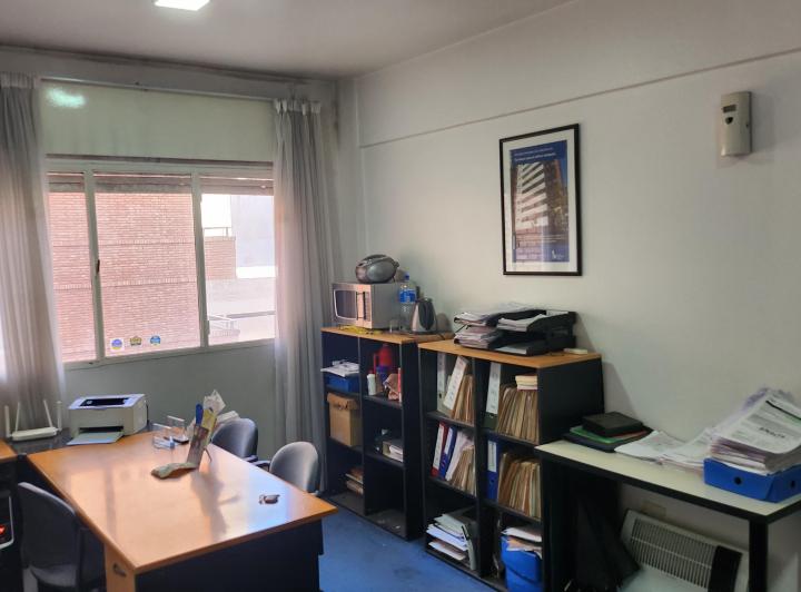 VENTA OFICINA CENTRO A MEDIA CUADRA DE CAÑADA EXCELENTE UBICACIÓN