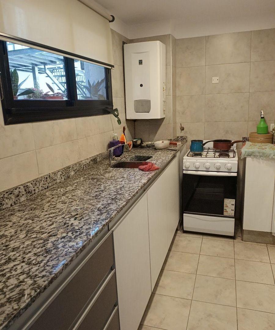Foto de VENTA DEPARTAMENTO UN DORMITORIO ALBERDI ZONA SHOPPING DUARTE QUIROS, imagen 3