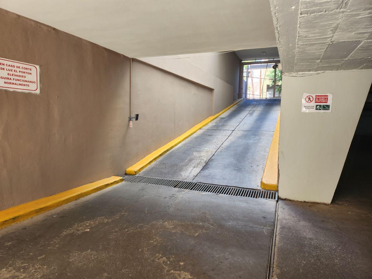 Foto de VENTA COCHERA ALBERDI ZONA SHOPPING ALTA DEMANADA DE ALQUILER, imagen 4