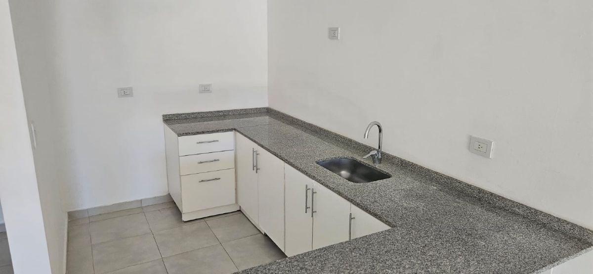 Foto de Alquiler departamento 2 ambientes con parrilla cochera y pileta, imagen 1