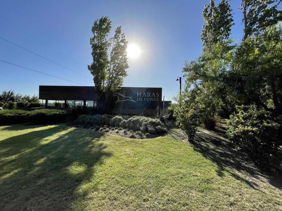 Foto de Venta Terreno Haras de Funes Club de Campo, imagen 3