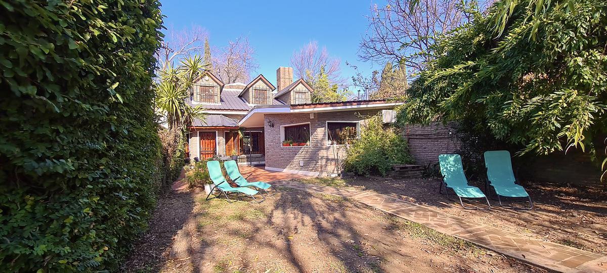 Venta Casa 4 Dorm. con Quincho y Jardín - Fisherton 5