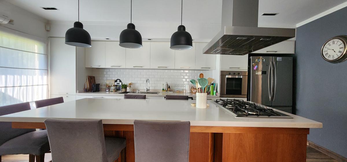 Venta Casa de 5 Dorm. en Aldea Fisherton 2