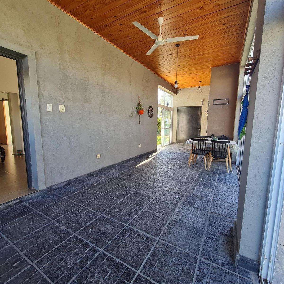 Foto de VENTA - CASA DOS DORMITORIOS CON JARDIN Y PILETA - BARRIO EL MOLINO, imagen 4