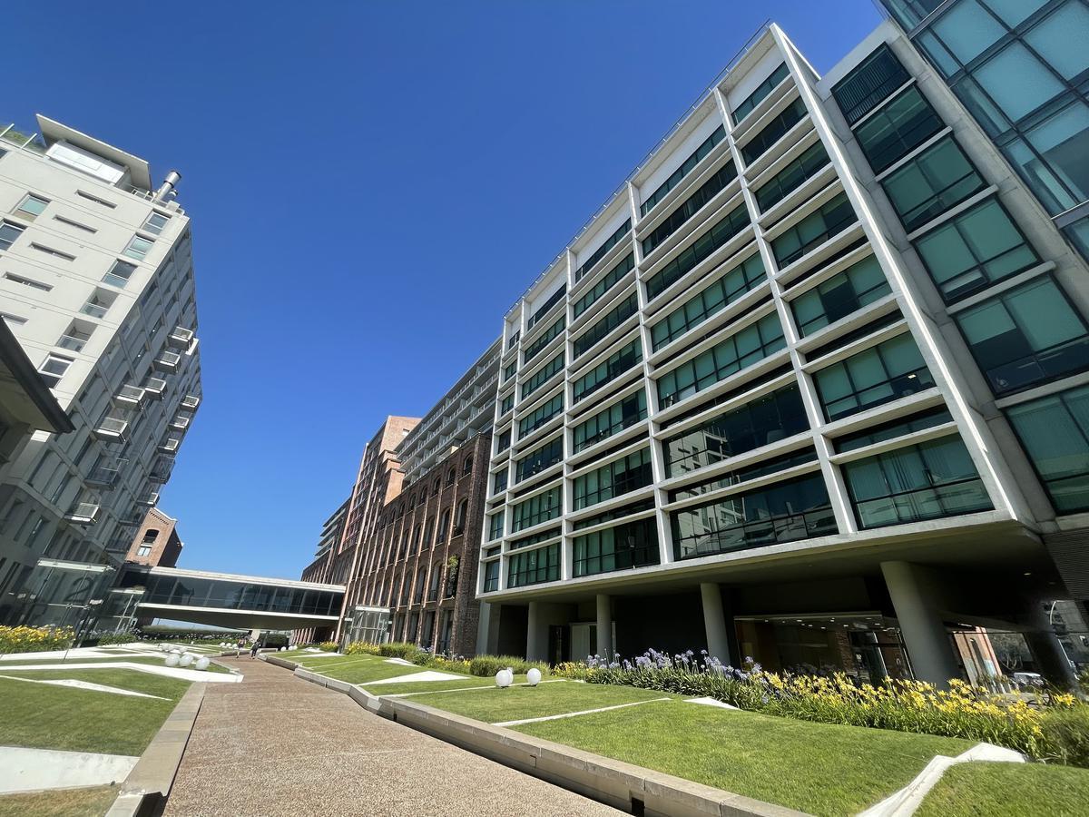 Venta/ Alquiler Dúplex Tres Dorm. Forum Puerto Norte 4