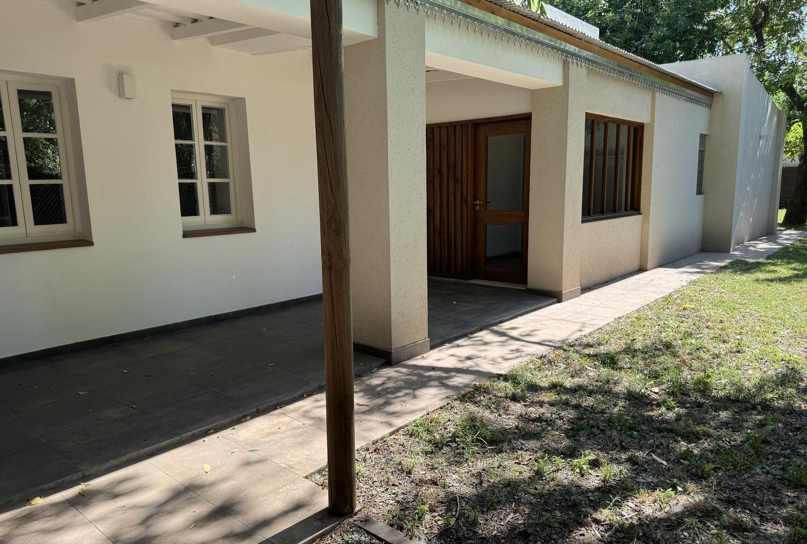 Casa en venta de 3 dormitorios en Funes. Garita 18
