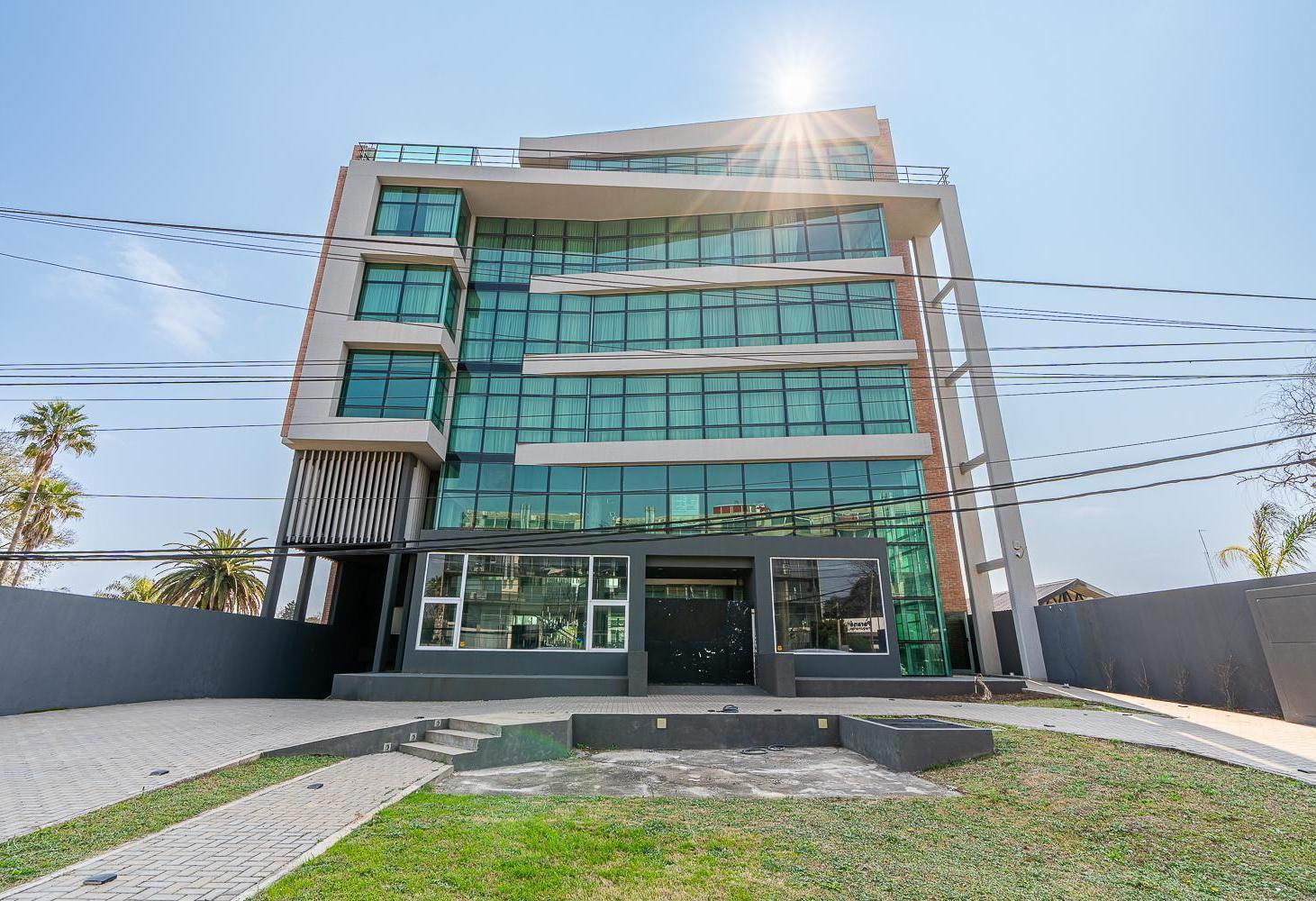 VENTA HOTEL EN FISHERTON A ESTRENAR