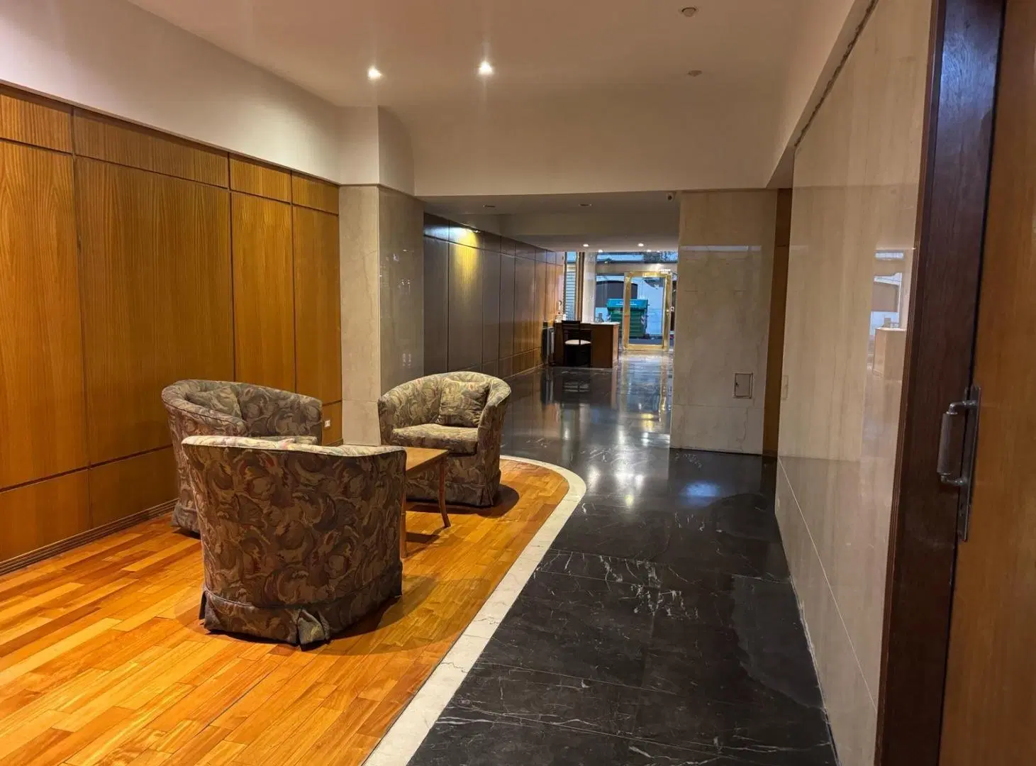 Piso exclusivo a la venta en Barrio Martin - 3 DORMITORIOS CON COCHERA. 5