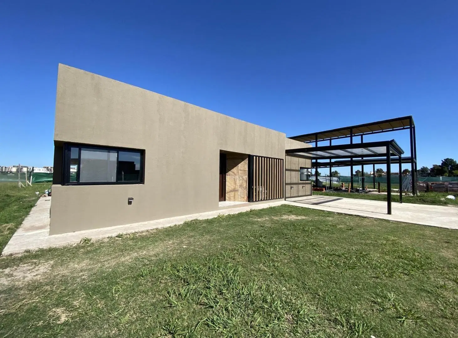 Venta Casa de 3 Dormitorios en Los Pasos Del Jockey 4 2
