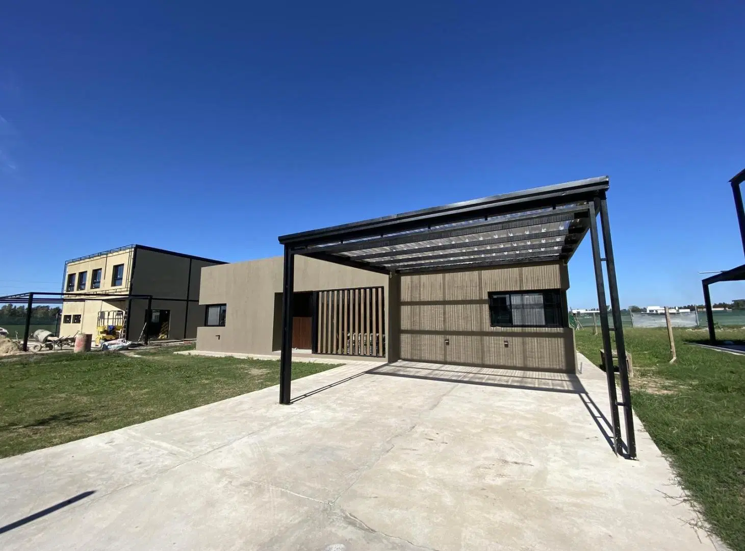 Venta Casa de 3 Dormitorios en Los Pasos Del Jockey 4 3