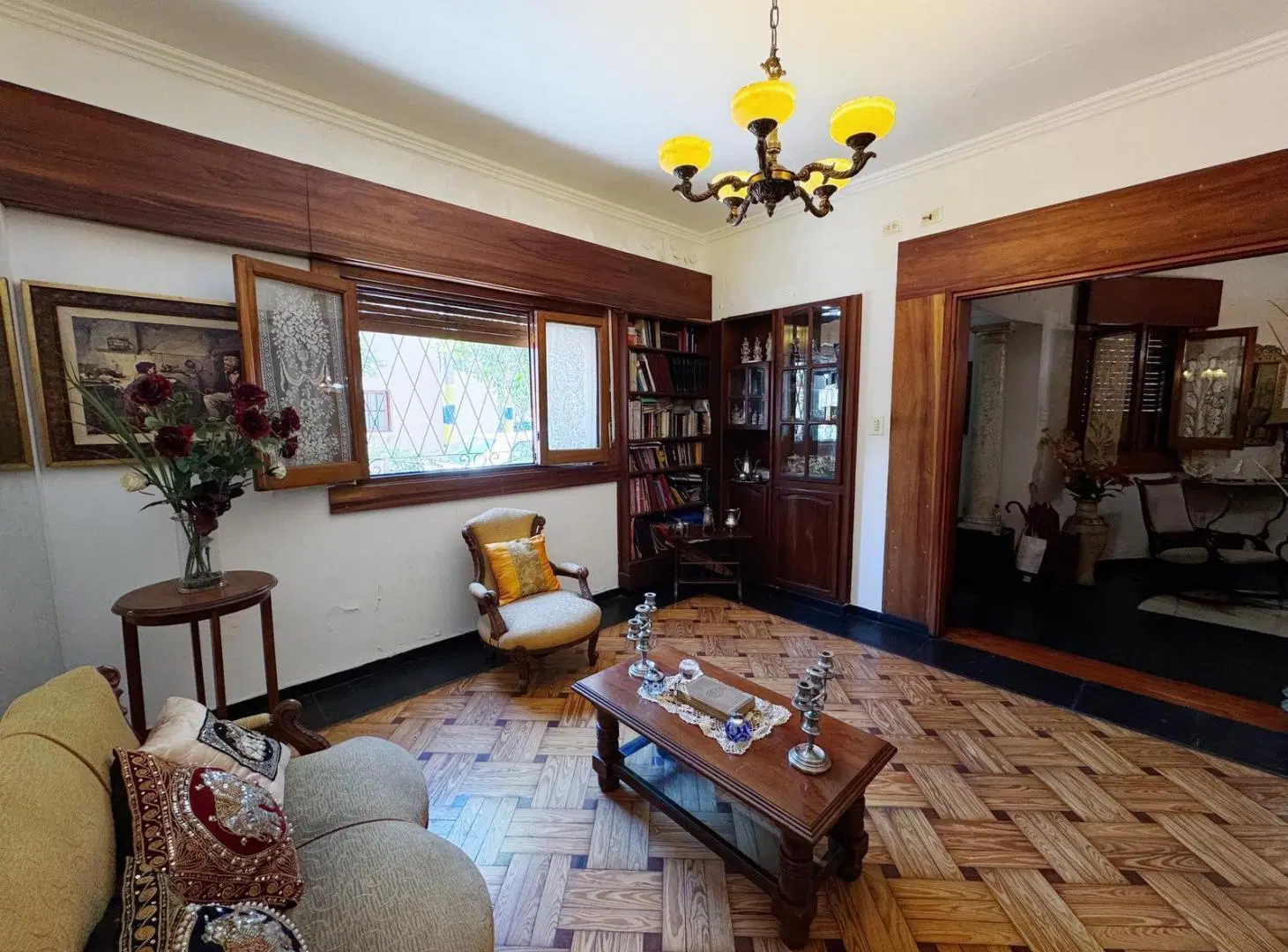 VENTA CASA DE 3 DORMITORIOS CON COCHERA EN BARRIO REFINERIAS 8