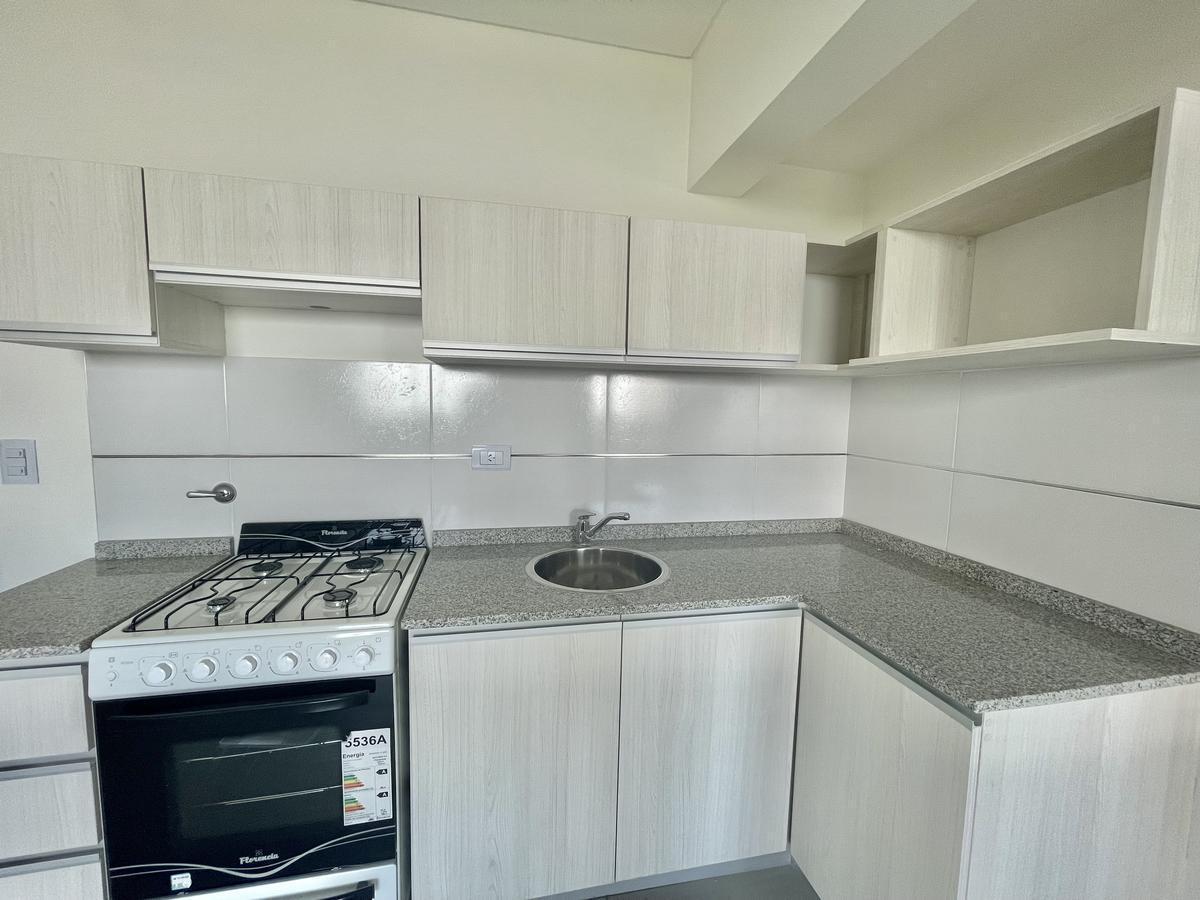 Foto de VENTA/ALQUILER departamento un dormitorio con balcón y cochera, imagen 1
