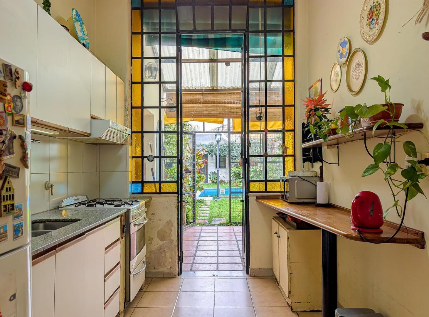 Foto de Venta Casa Dos Dormitorios Con Jardin y Pileta en Abasto, imagen 1