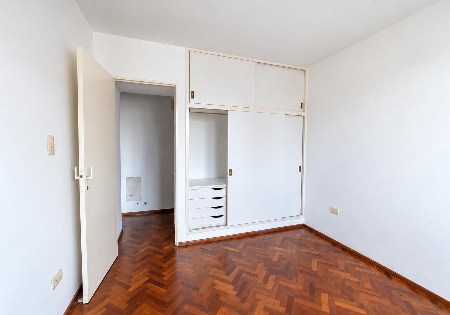 Foto de VENTA DEPARTAMENTO 3 DORM CON COCHERA | BV. OROÑO Y JUJUY | APTO, imagen 2