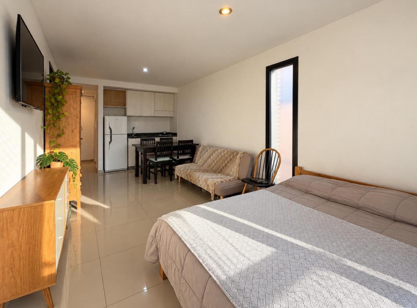 Foto de VENTA MONOAMBIENTE AL FRENTE CON BALCÓN PICHINCHA, imagen 4