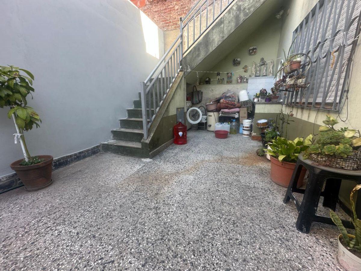 Foto de Caseros PH 3 ambientes en venta, imagen 2