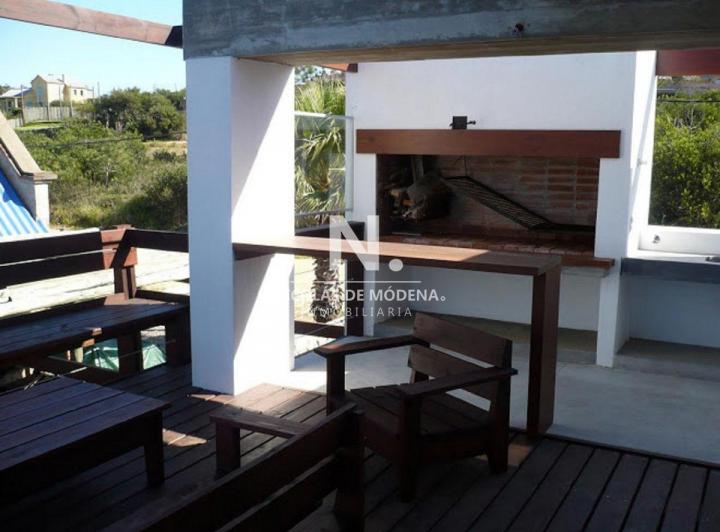 Foto de Venta de casa de 5 dormitorios en Punta Piedras, imagen 2