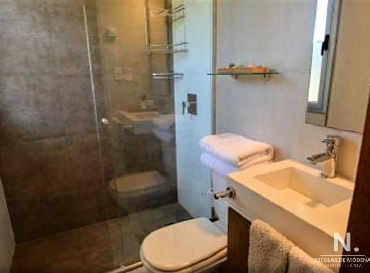 Foto de Excelente propiedad en Barrio Privado - Cinco Dormitorios a metros del, imagen 5