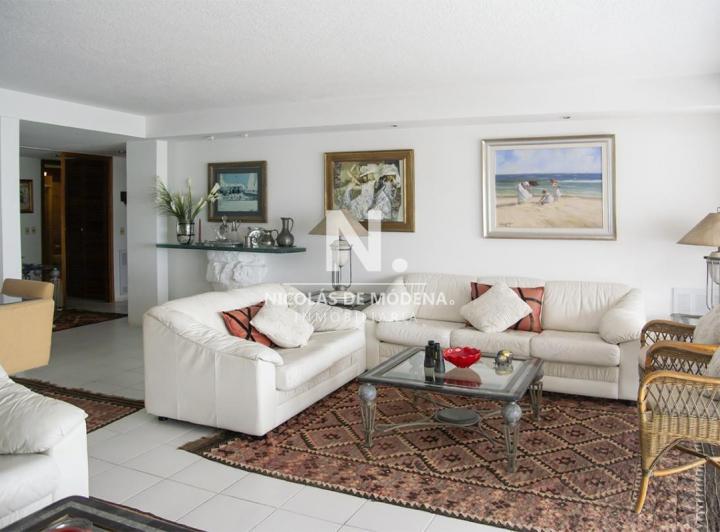 Foto de Departamentos en venta de 3 dormitorios Frente al Puerto , Punta del este, imagen 2