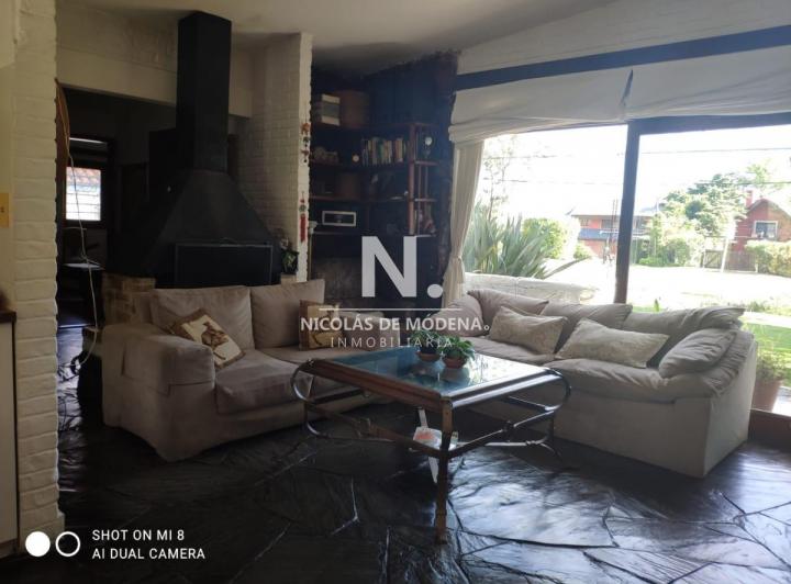 Foto de Amplia casa sobre parada 36 de Camino a la Laguna en venta, imagen 1