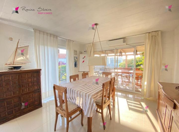 Foto de Casa de Cuatro Dormitorios y Dependencia en Desembocadura de La Barra, imagen 5