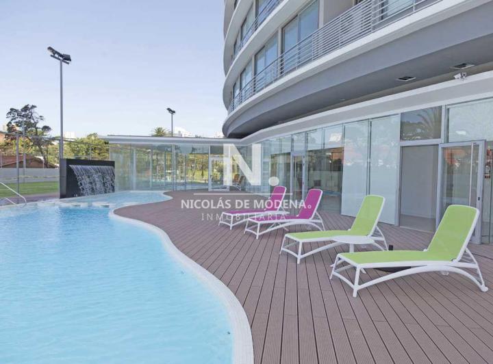 Apartamento en Alexander Boulevard, Playa Mansa, Punta del Este