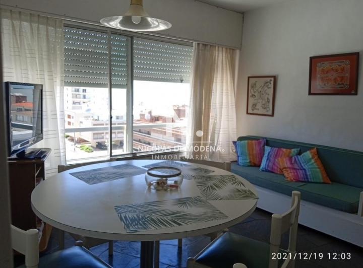 Foto de Apartamento en Peninsula. Edificio con mucama y piscina., imagen 1