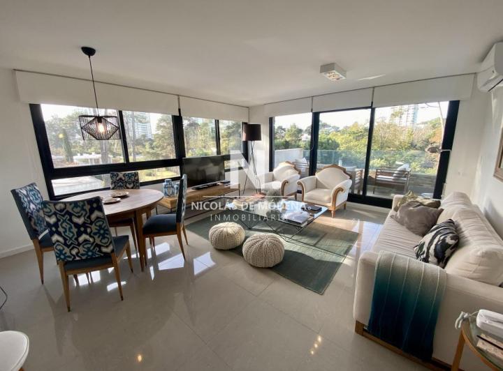 Venta apartamento 2 dormitorios playa mansa Punta del Este