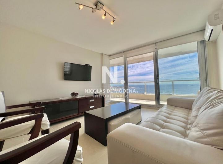 Apartamento en alquiler temporario Playa Mansa 2 dormitorios SEASONS TOWER