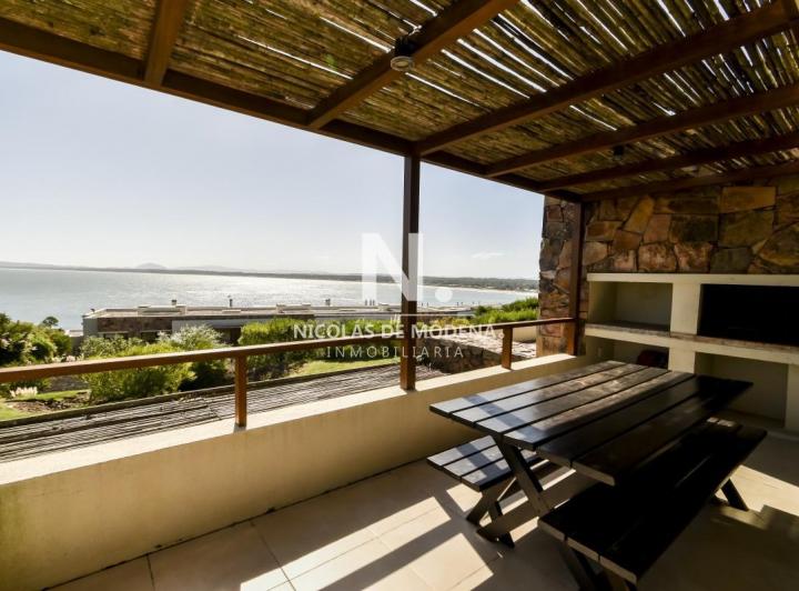 Venta y alquiler temporario de Apartamento esquinero en Complejo Quartier Punta Ballena
