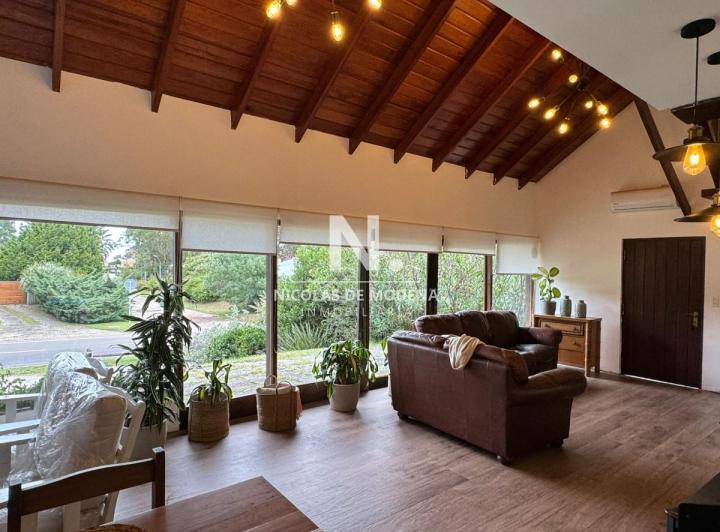 Foto de Casa en venta en Pinares de 3 dormitorios, sobre Camino a la Laguna., imagen 5